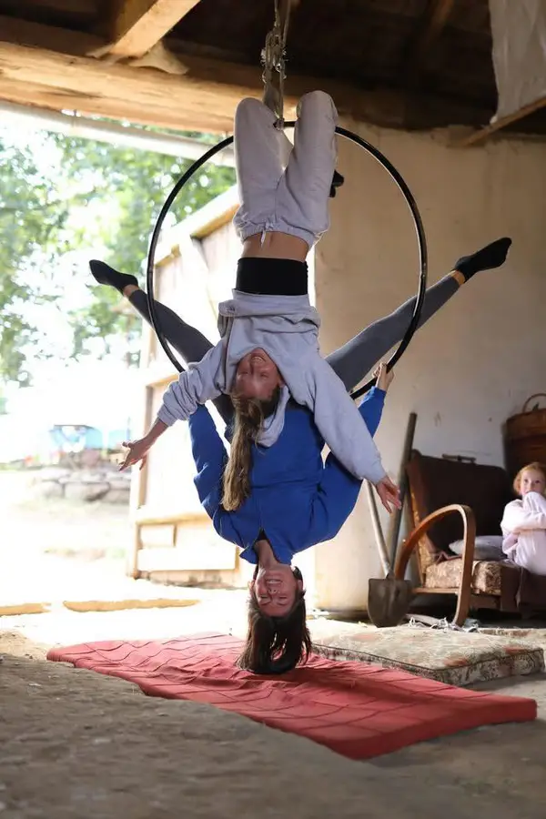 Vzdušná akrobacie na kruhu – cirkusový program